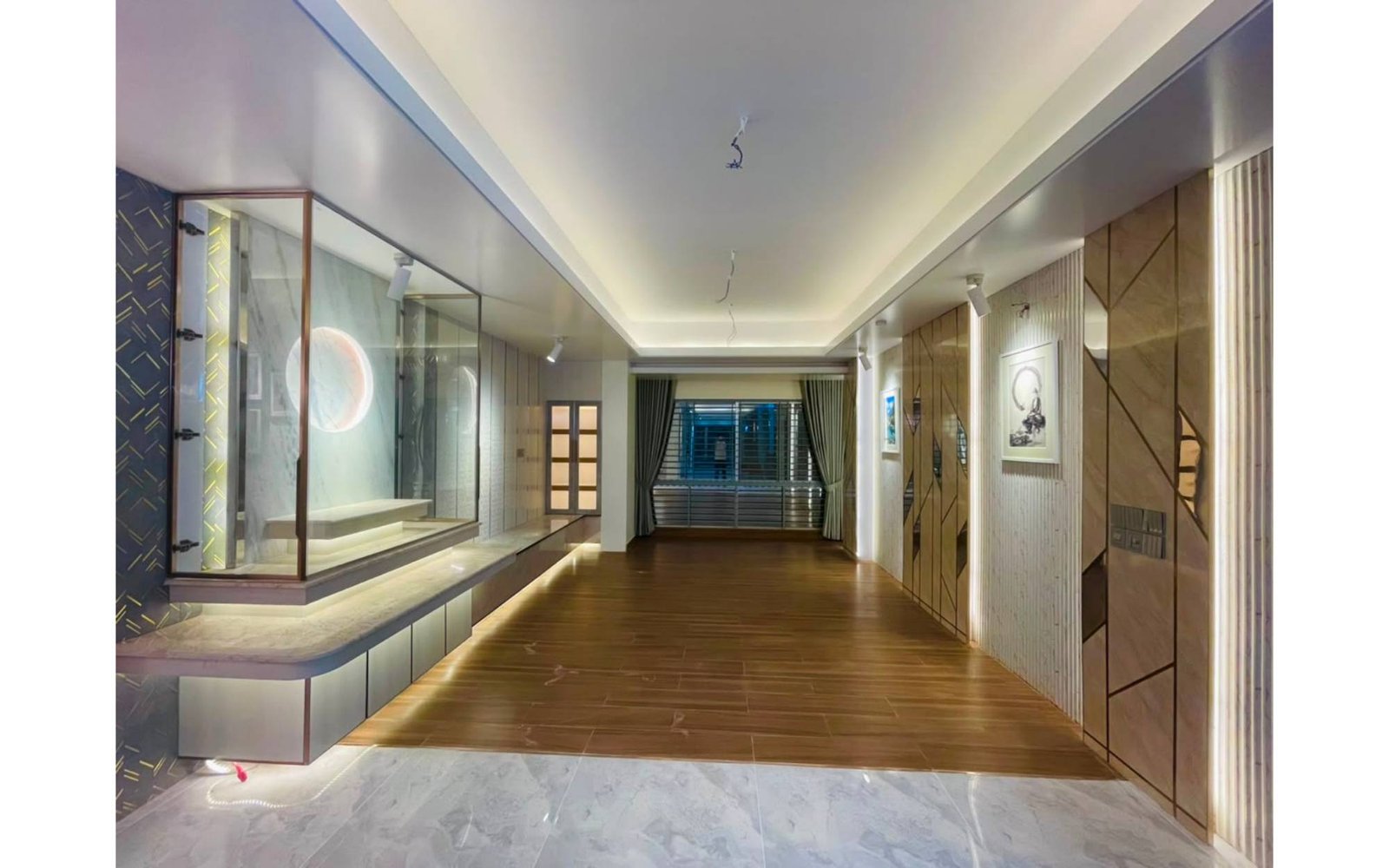 RESIDENCE INTERIOR — image 12