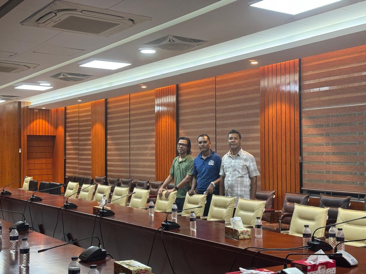 CONFERENCE ROOM — gallery image 6