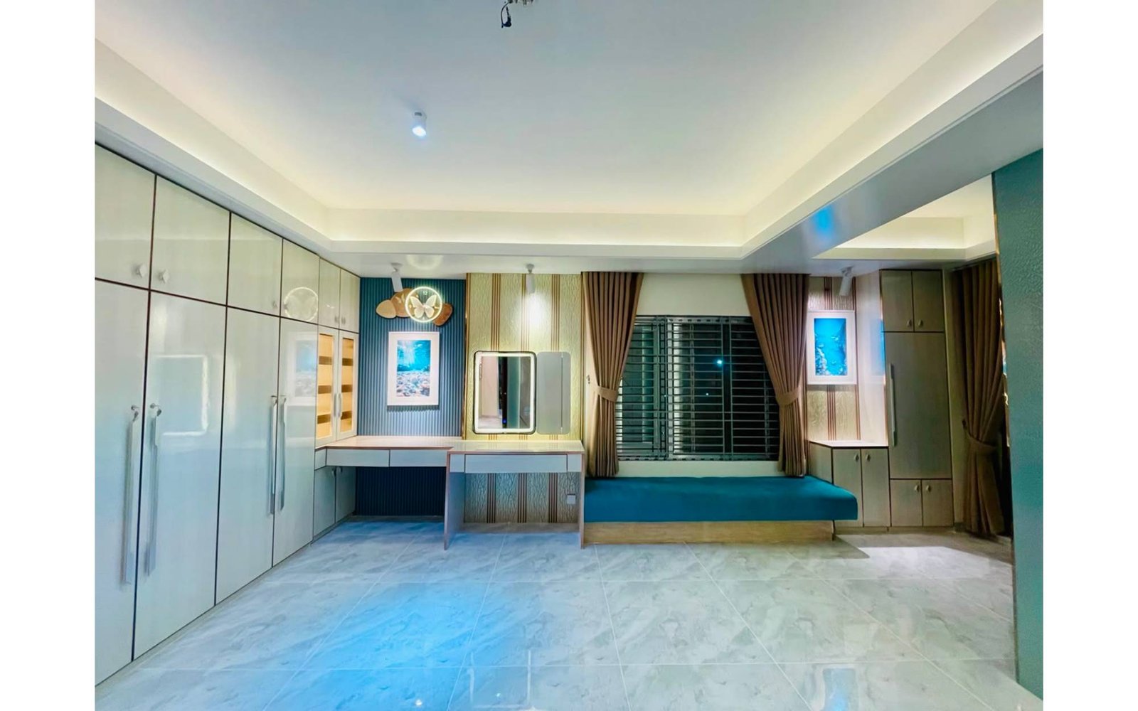 RESIDENCE INTERIOR — image 9