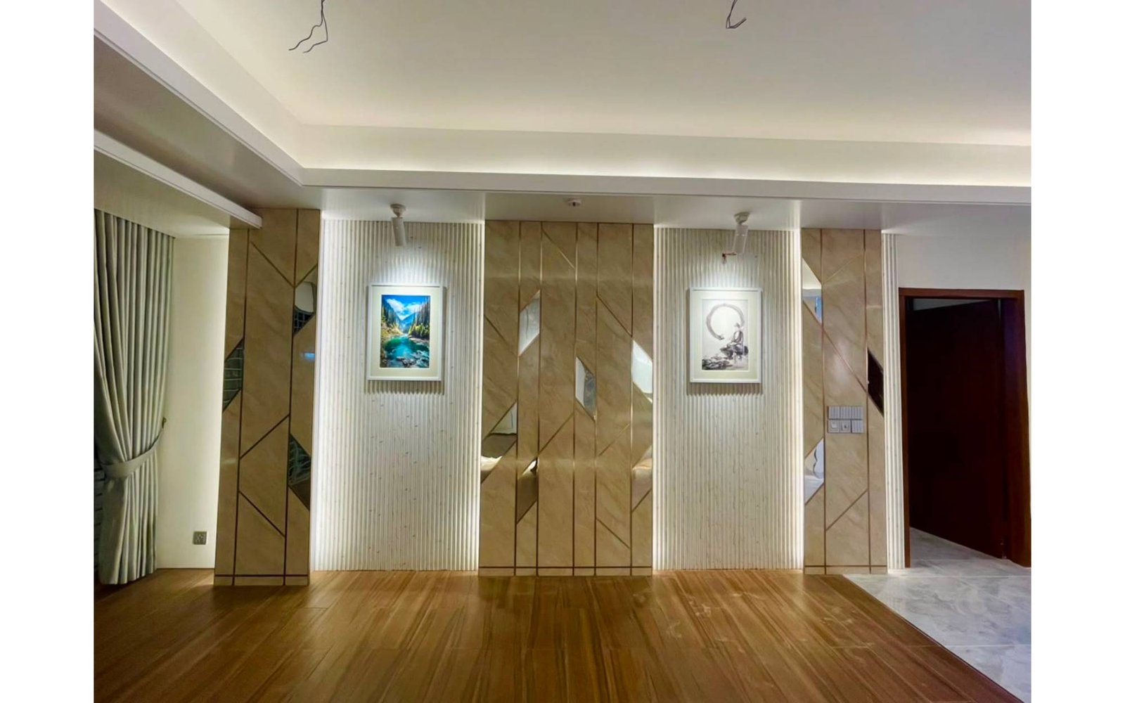 RESIDENCE  INTERIOR — gallery image 13