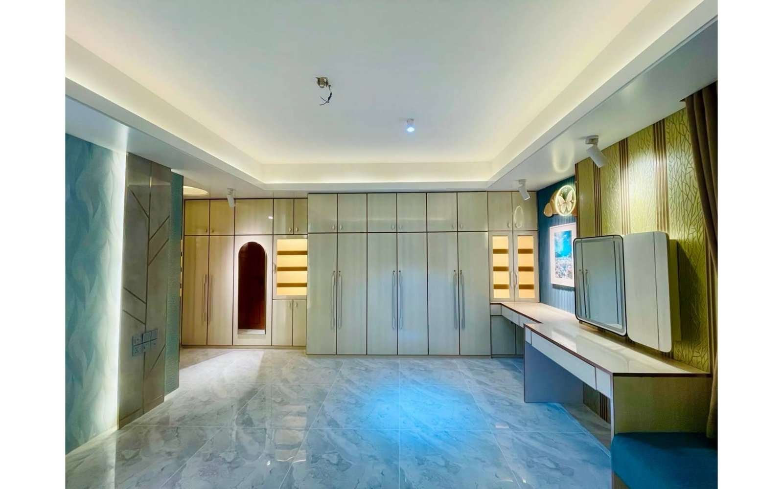 RESIDENCE INTERIOR — image 3