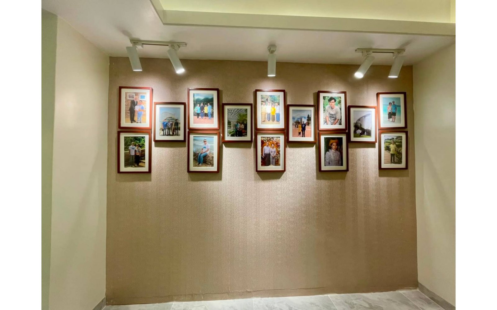 RESIDENCE  INTERIOR — gallery image 19