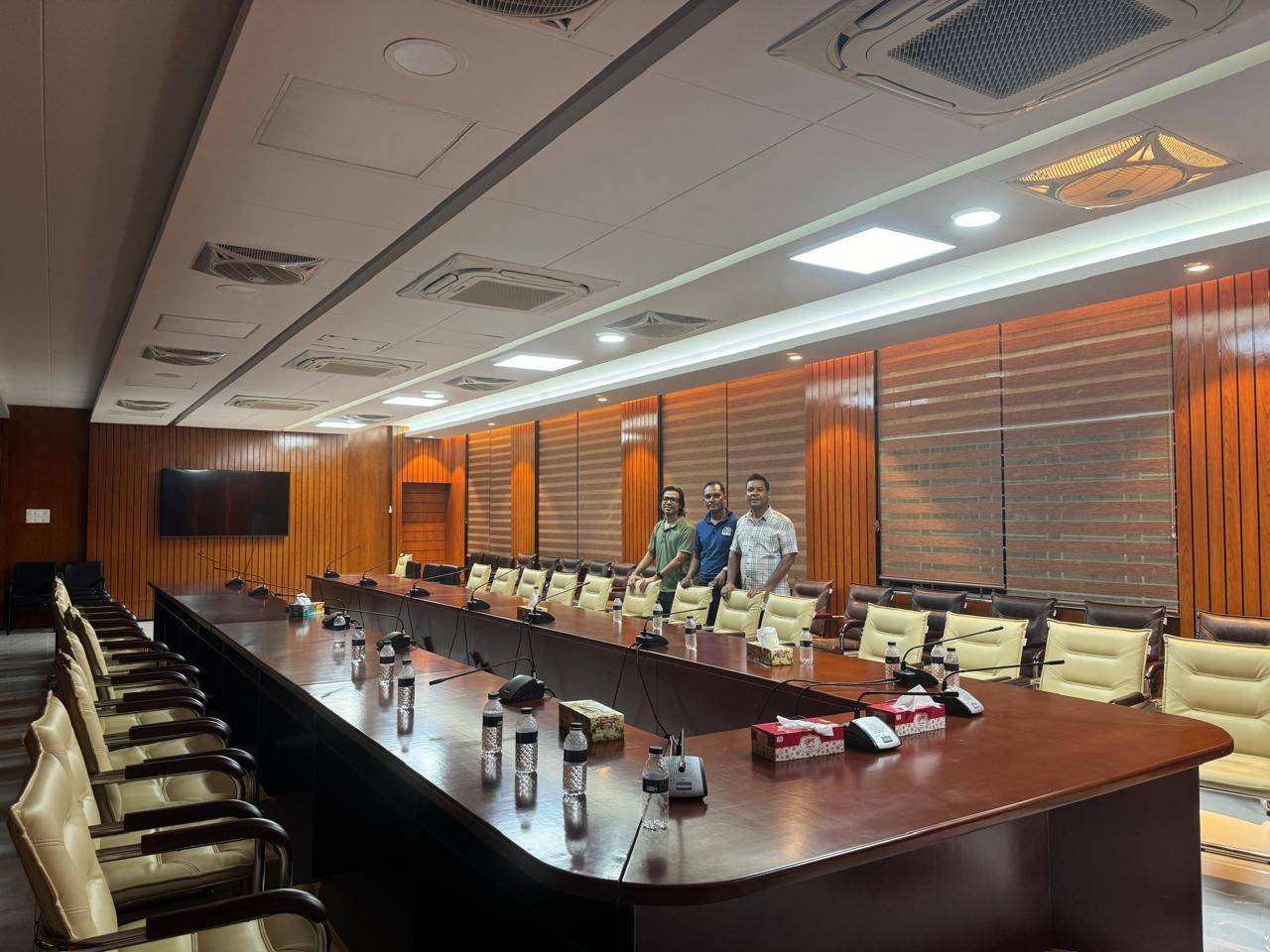 CONFERENCE ROOM — gallery image 7