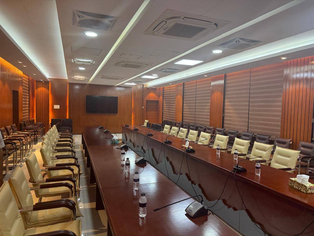 CONFERENCE ROOM — image 2