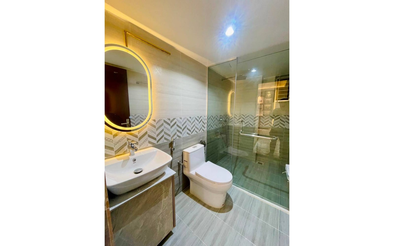RESIDENCE  INTERIOR — gallery image 21